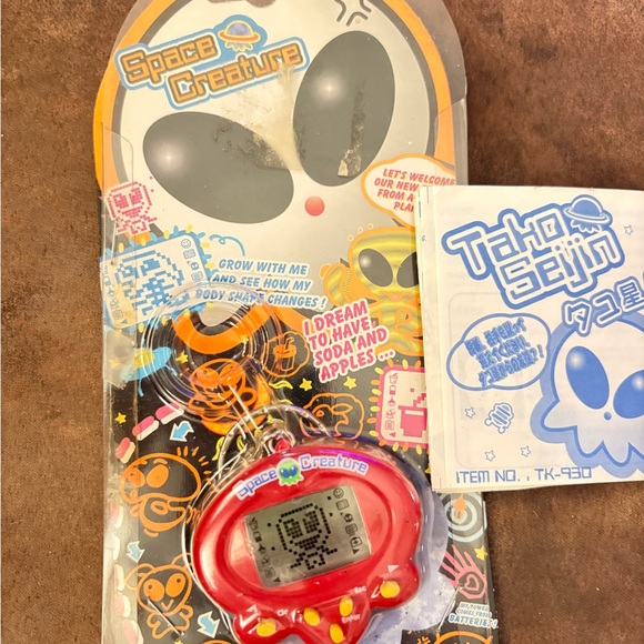 Digital Pet Keychain Space creature 👽 feed it, play,study,shower,water it!#toy - Picture 2 of 8